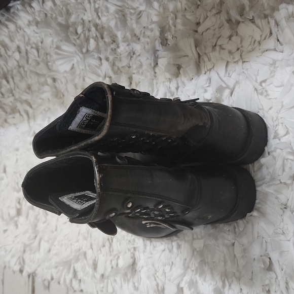 Frye Boots - Picture 5 of 10